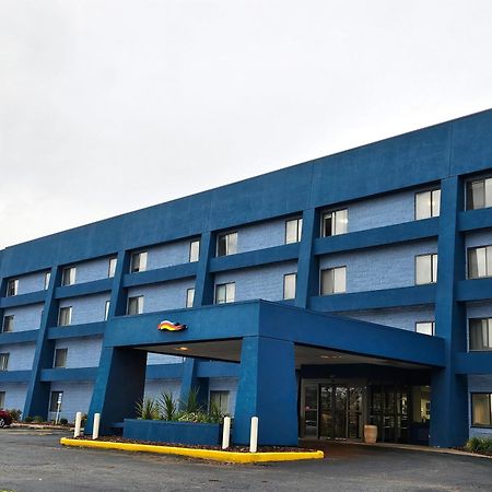 Days Inn By Wyndham Davenport Extérieur photo